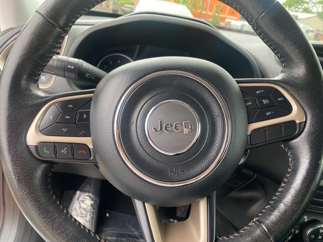 Vehicle image 13 of 34