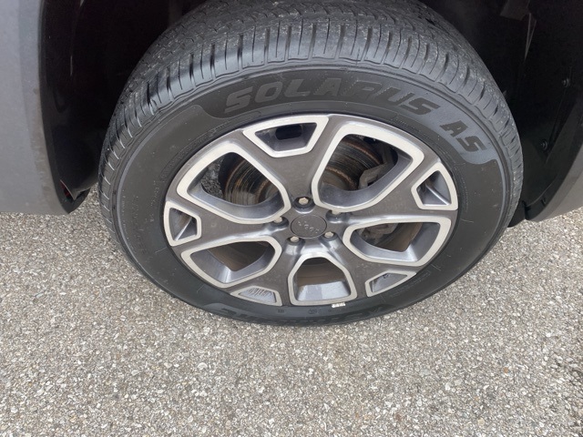 Vehicle image 31 of 34