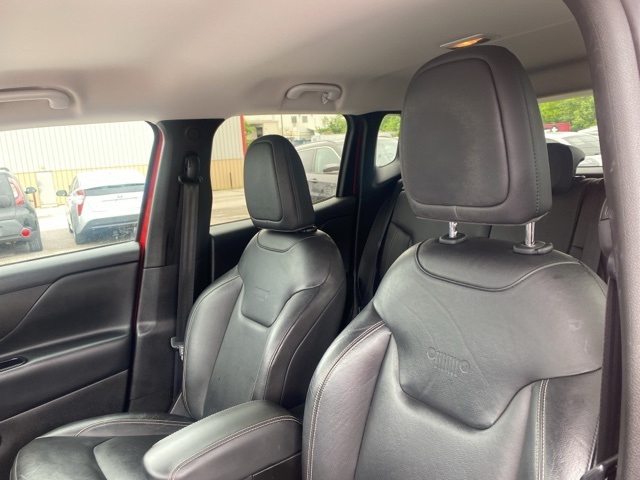 Vehicle image 11 of 34