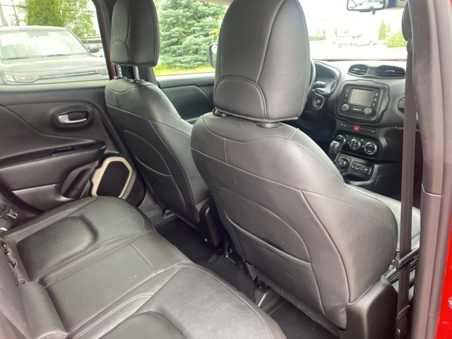 Vehicle image 25 of 34