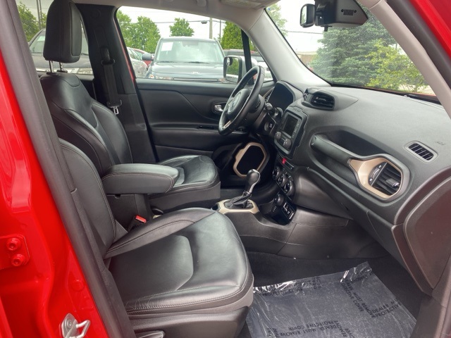 Vehicle image 28 of 34