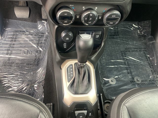 Vehicle image 16 of 34