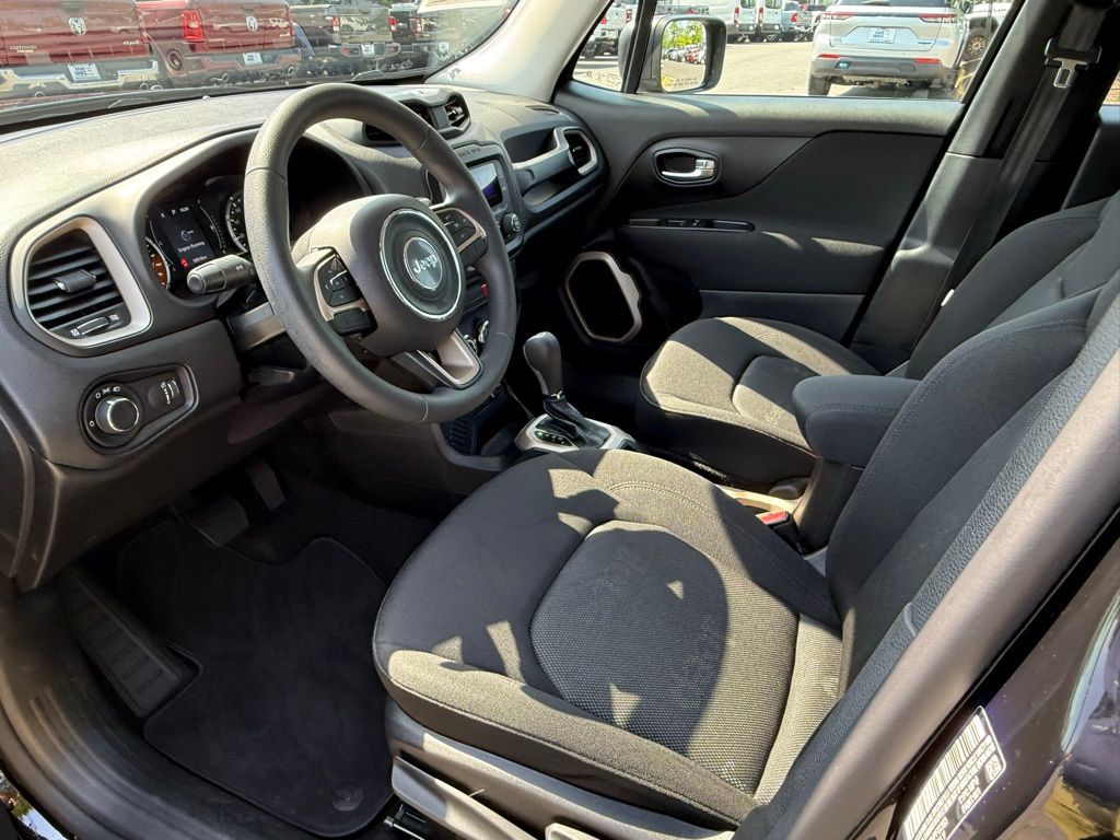Vehicle image 23 of 29