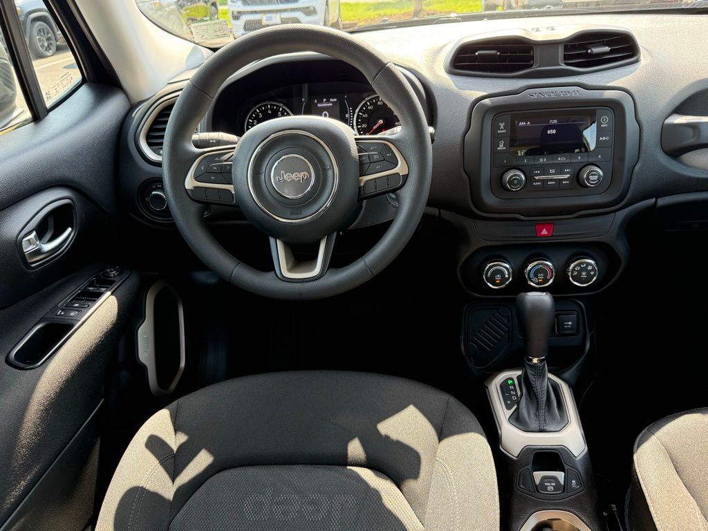 Vehicle image 10 of 29