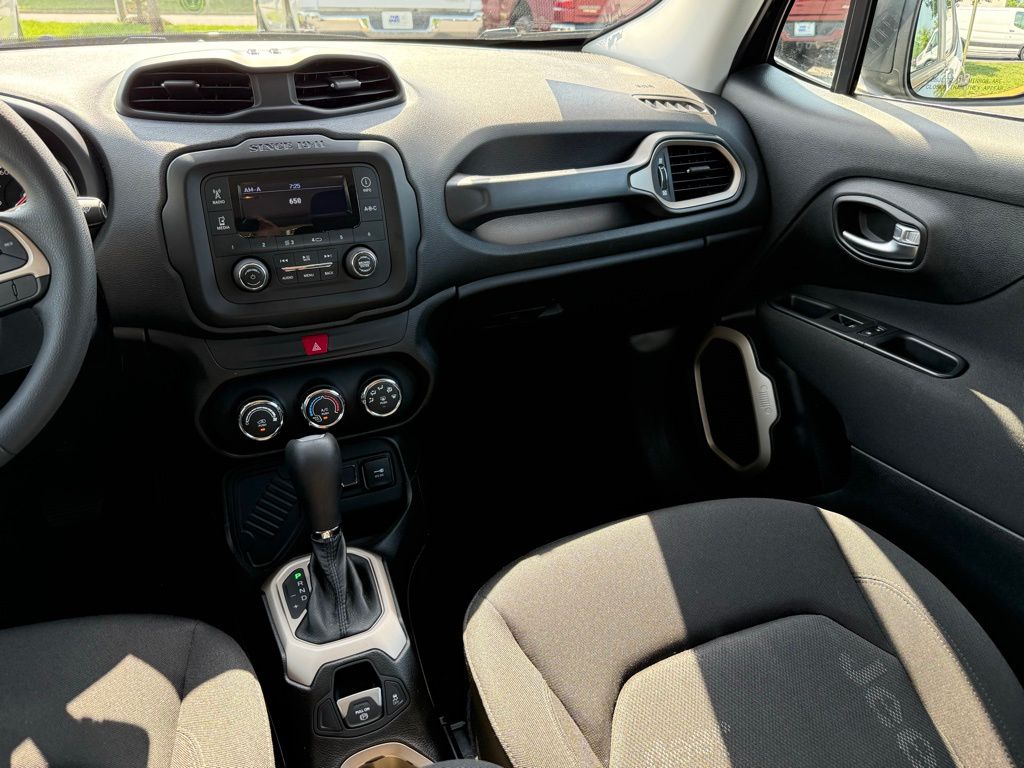 Vehicle image 11 of 29