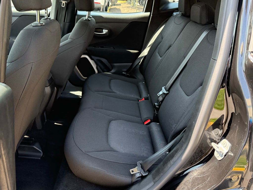 Vehicle image 9 of 29