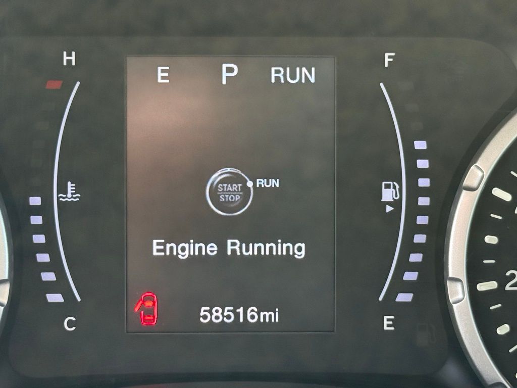 Vehicle image 25 of 29