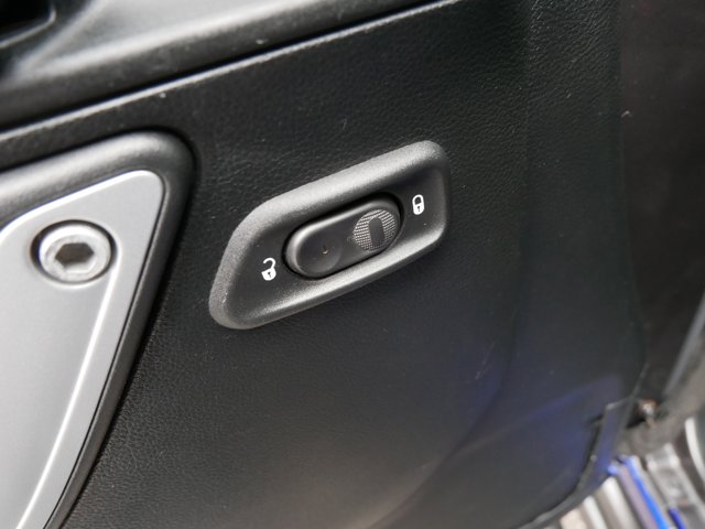 Vehicle image 21 of 36