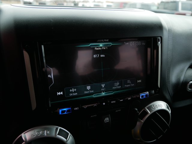 Vehicle image 33 of 36
