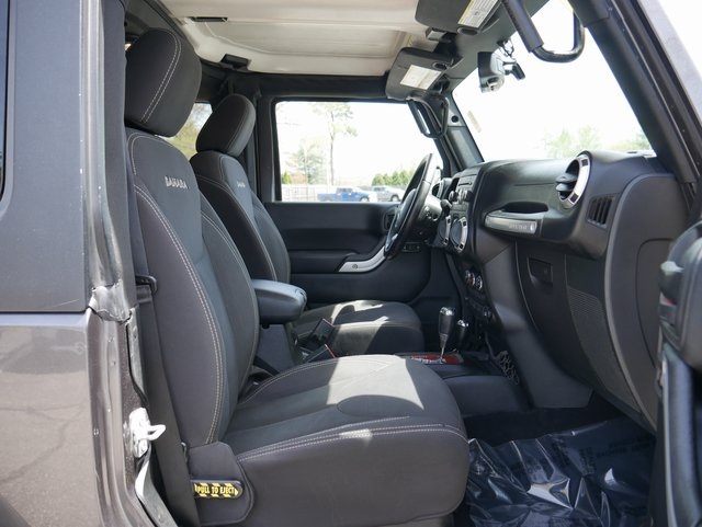 Vehicle image 19 of 31