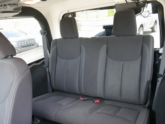 Vehicle image 17 of 31