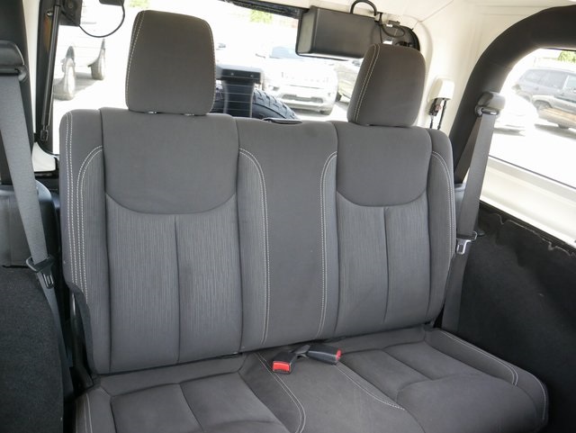 Vehicle image 18 of 31