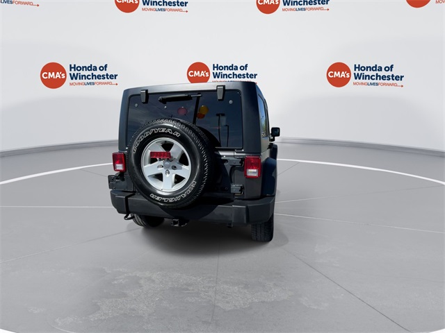 Vehicle image 10 of 33