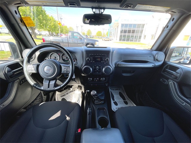 Vehicle image 22 of 33