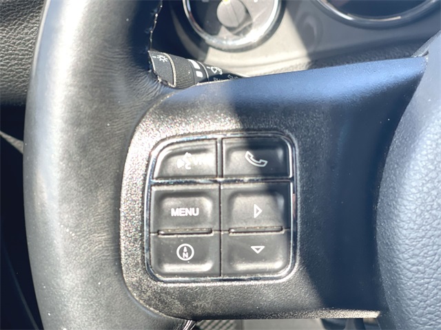 Vehicle image 24 of 33