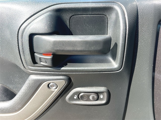 Vehicle image 15 of 33