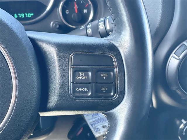 Vehicle image 25 of 33