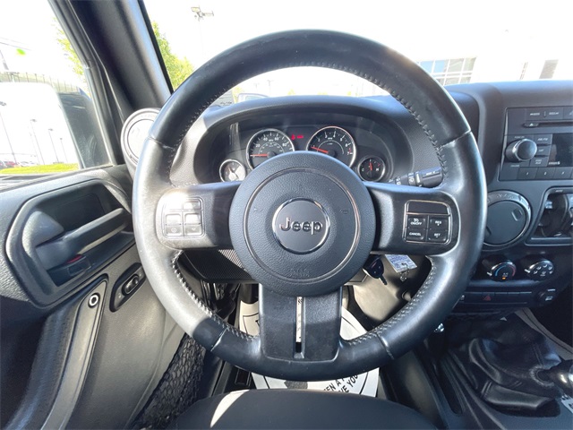 Vehicle image 23 of 33