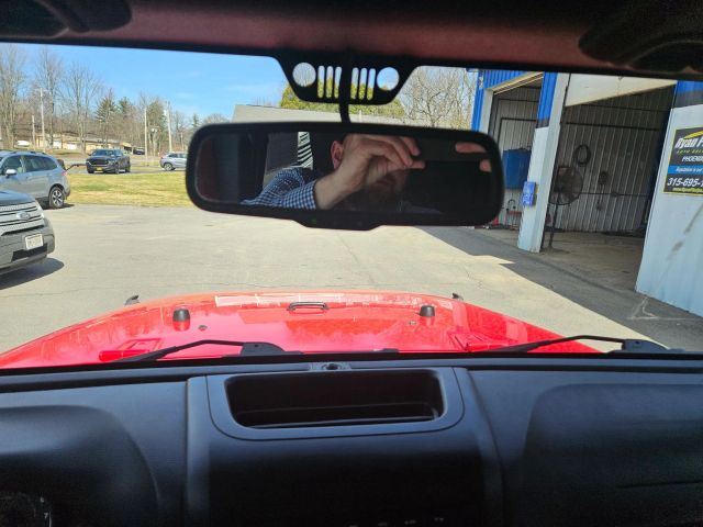 Vehicle image 39 of 65