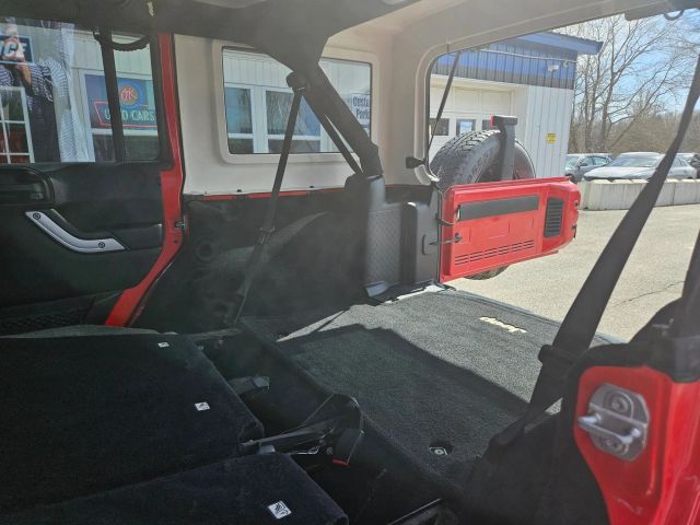 Vehicle image 32 of 65