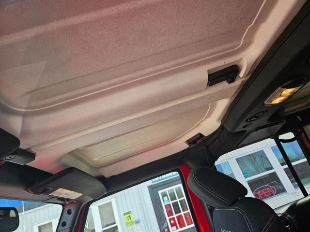 Vehicle image 61 of 65