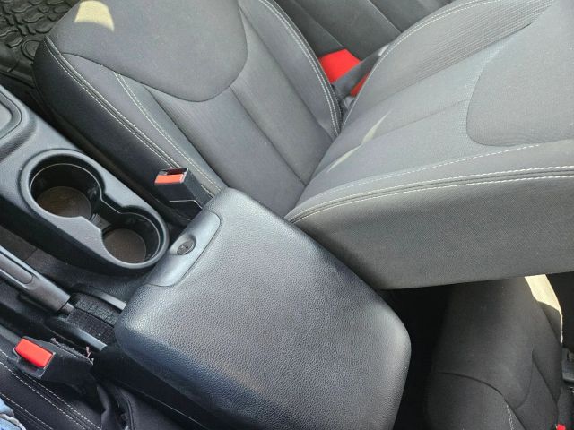 Vehicle image 34 of 65