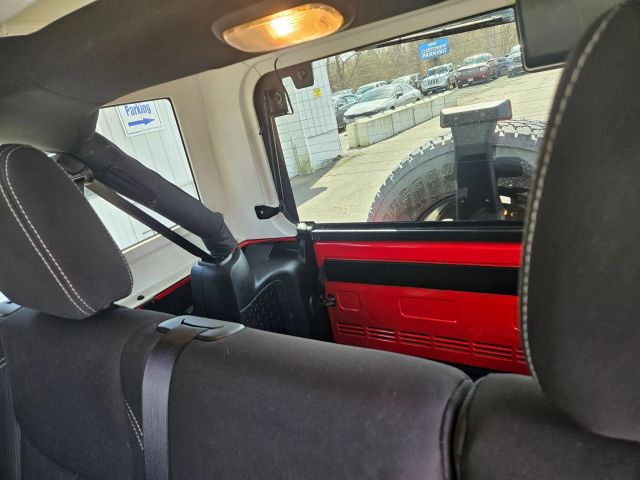 Vehicle image 33 of 65
