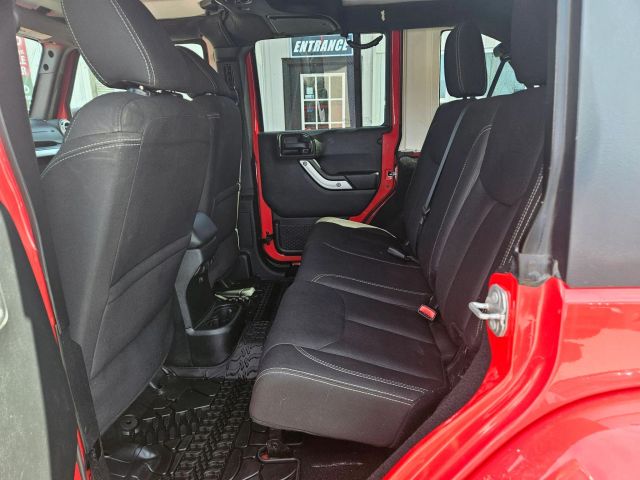 Vehicle image 31 of 65