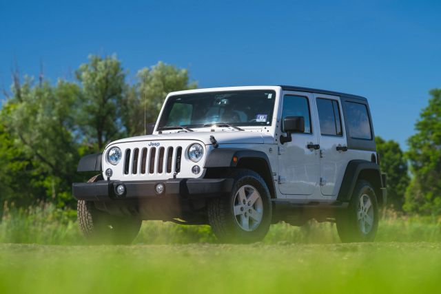 2017 Jeep Wrangler Unlimited Sport Image 3 of 78