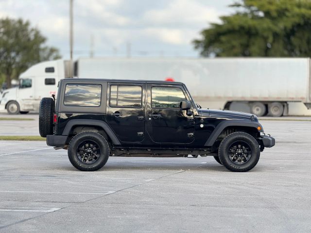 2017 Jeep Wrangler Unlimited Sport Image 8 of 33