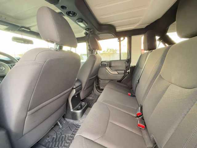 2017 Jeep Wrangler Unlimited Sport Image 19 of 33