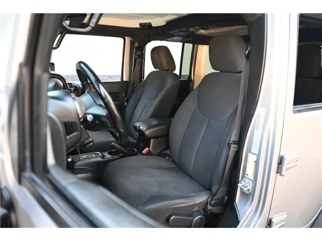 2017 Jeep Wrangler Unlimited Sport Image 13 of 30