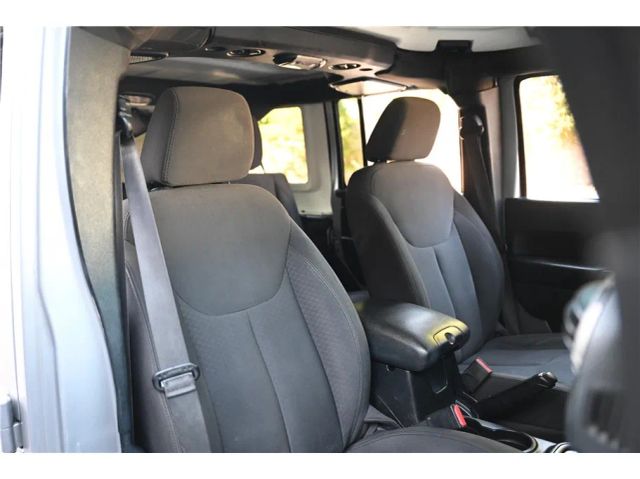 2017 Jeep Wrangler Unlimited Sport Image 15 of 30