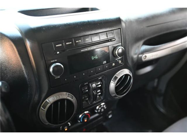 2017 Jeep Wrangler Unlimited Sport Image 22 of 30