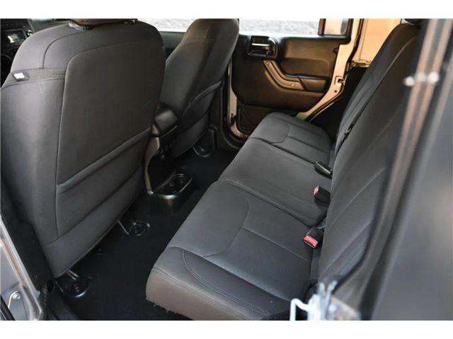 2017 Jeep Wrangler Unlimited Sport Image 16 of 30