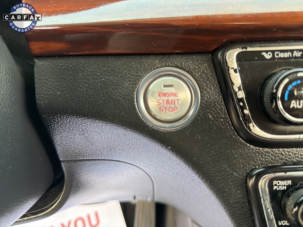 2017 Kia Cadenza Premium Image 35 of 37