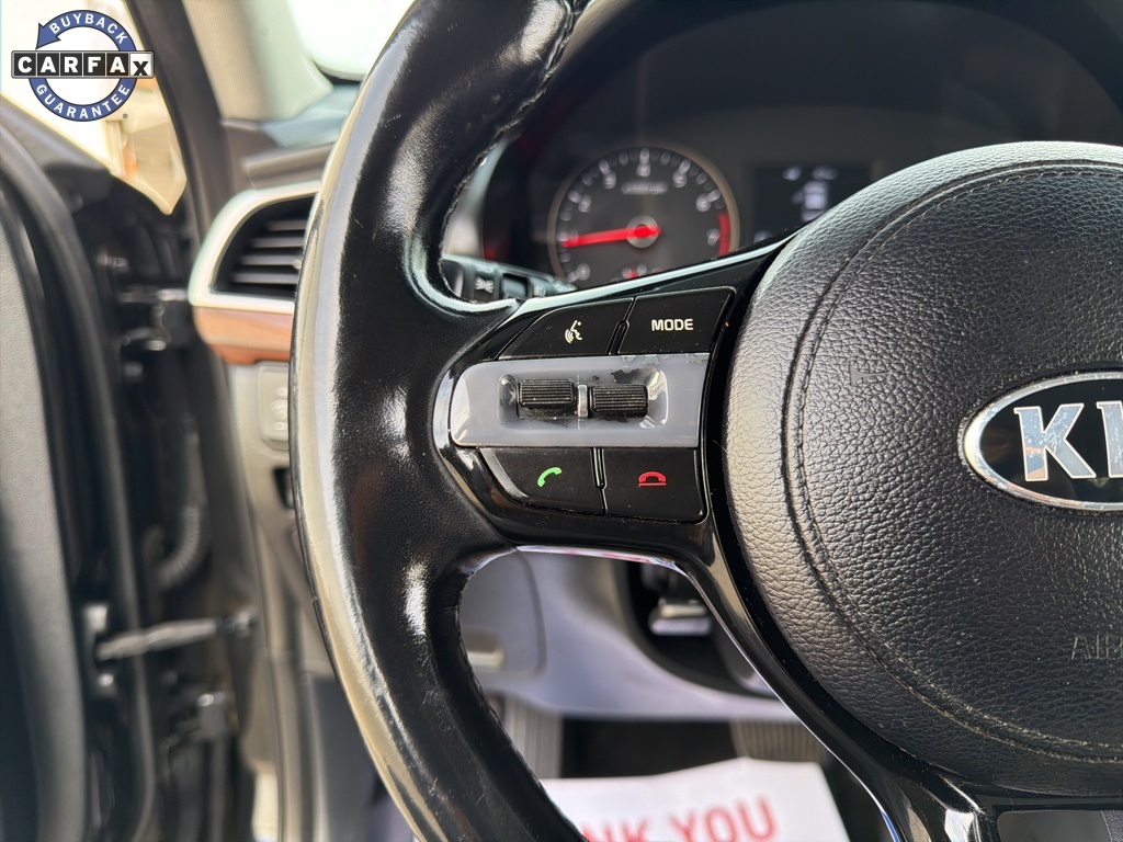 2017 Kia Cadenza Premium Image 22 of 37