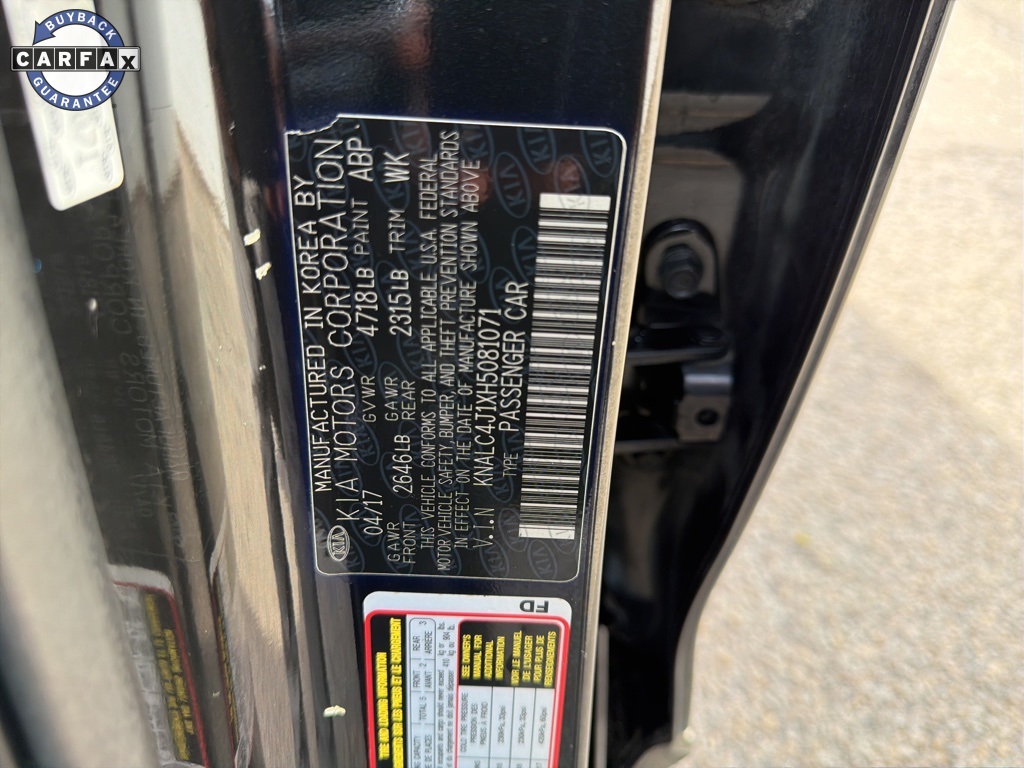 2017 Kia Cadenza Premium Image 28 of 37