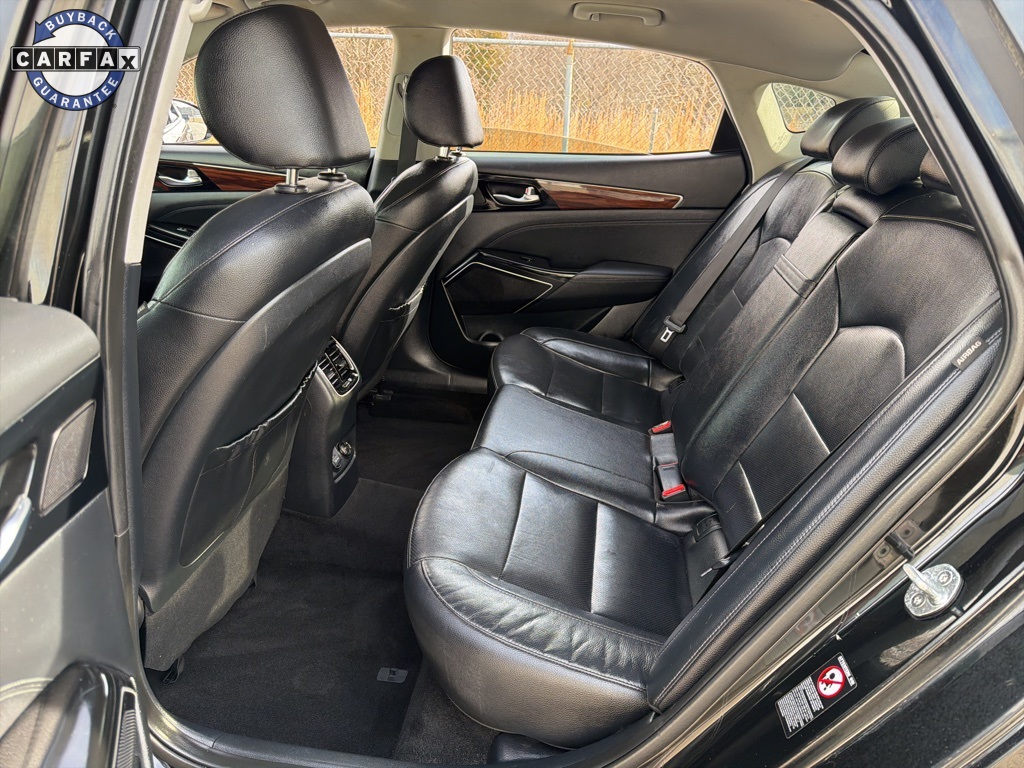 2017 Kia Cadenza Premium Image 18 of 37