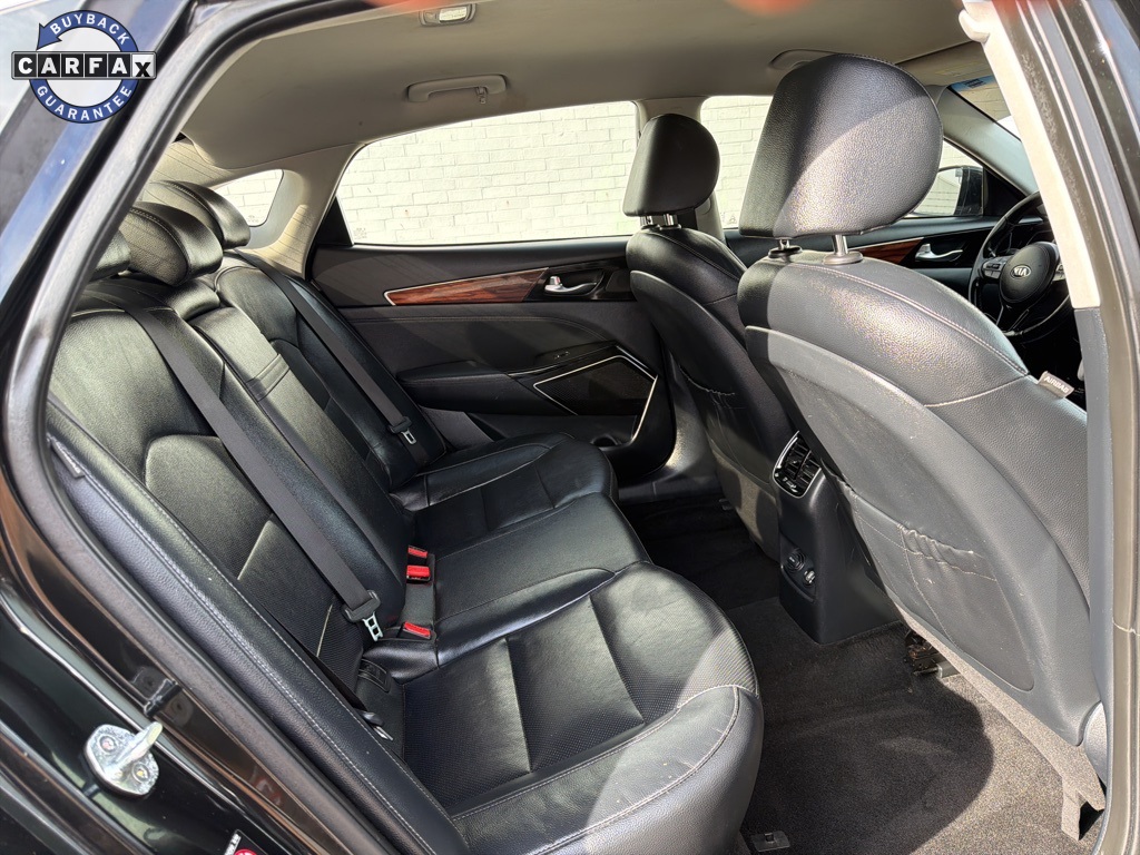 2017 Kia Cadenza Premium Image 15 of 37