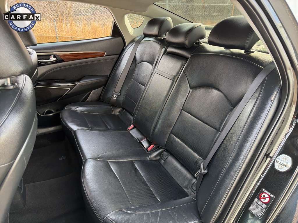 2017 Kia Cadenza Premium Image 13 of 37