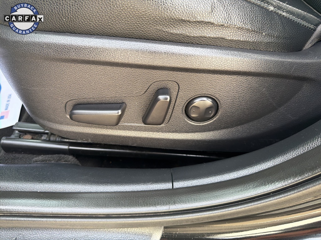 2017 Kia Cadenza Premium Image 34 of 37