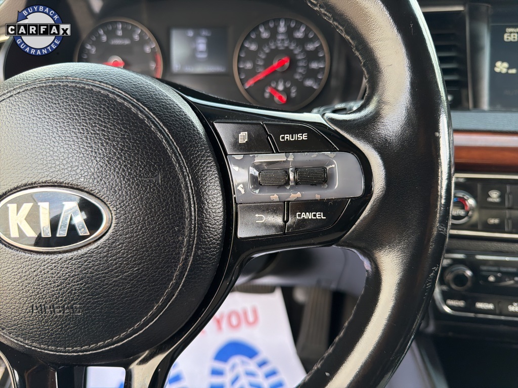 2017 Kia Cadenza Premium Image 21 of 37