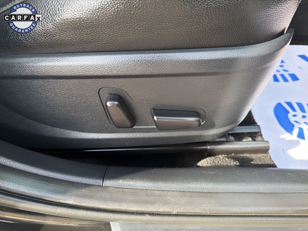 2017 Kia Cadenza Premium Image 37 of 37