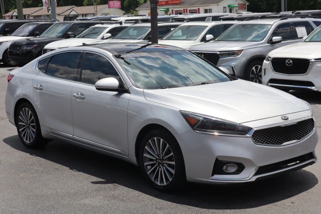 2017 Kia Cadenza Premium Image 3 of 28