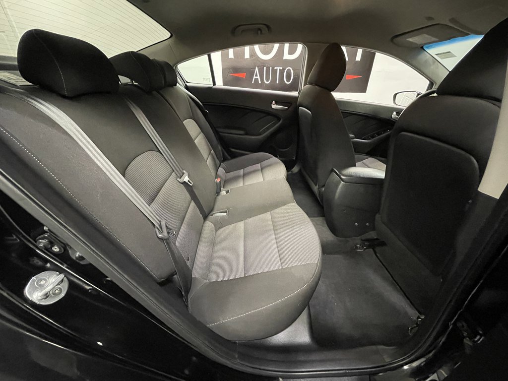 Vehicle image 14 of 23