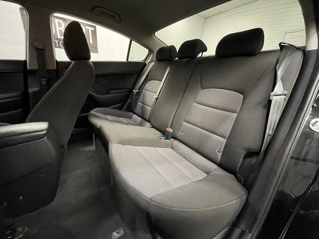 Vehicle image 12 of 23