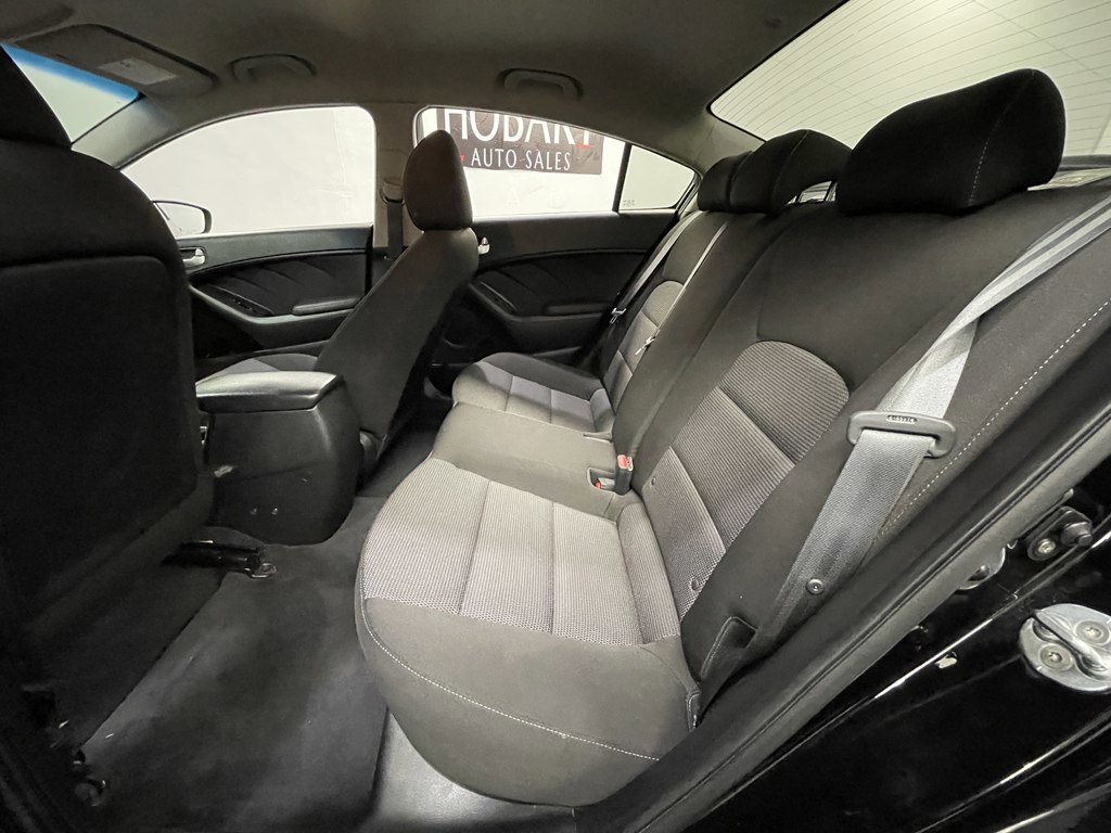 Vehicle image 11 of 23