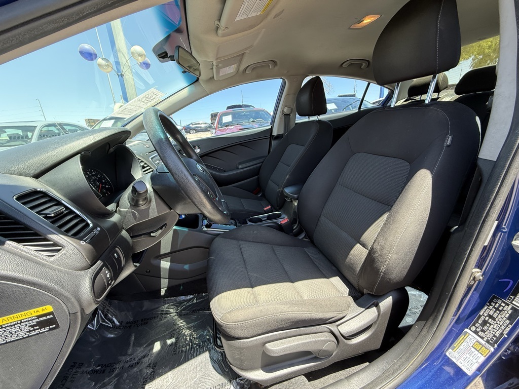 Vehicle image 10 of 23