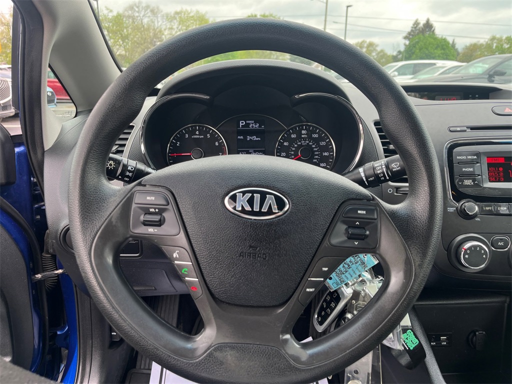 Vehicle image 11 of 15